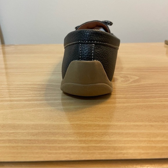 Black and Brown Loafers with Rounded Toe and Decorative Bow - Picture 4 of 12
